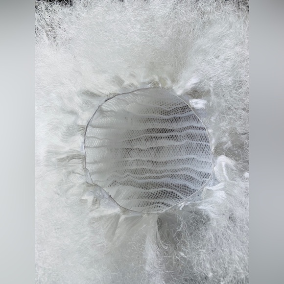 Big & Beautiful White Synthetic Afro Wig for Events/Costumes/Cosplay - Picture 3 of 7